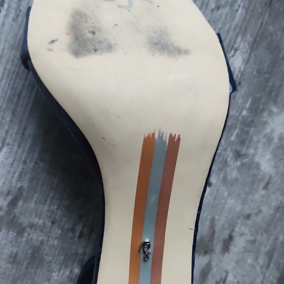 Sam Edelman Dark Blue Croc-Embossed Heels - Picture 5 of 6